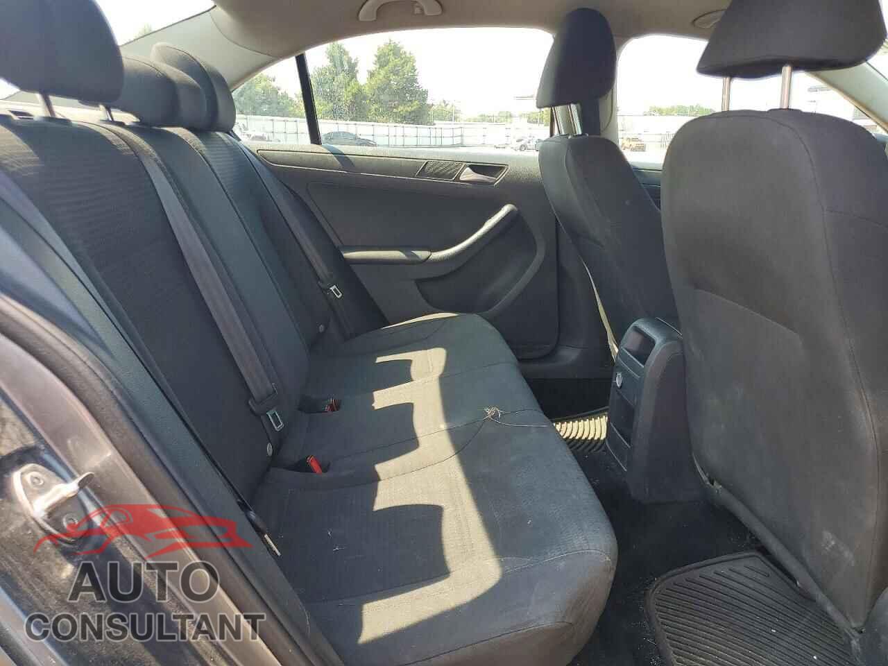 VOLKSWAGEN JETTA 2015 - 3VW2K7AJ9FM232196