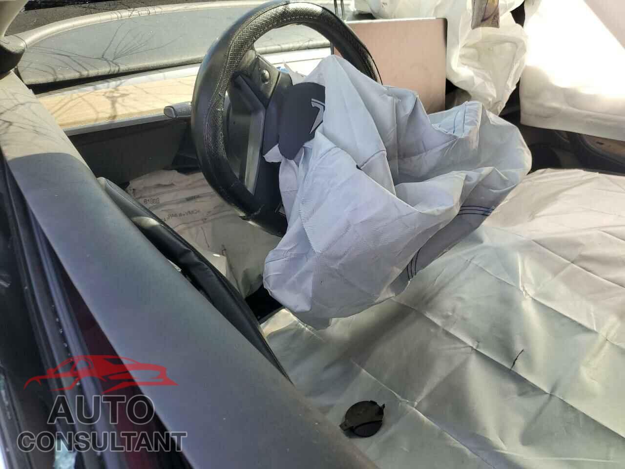 TESLA MODEL 3 2018 - 5YJ3E1EA8JF039654