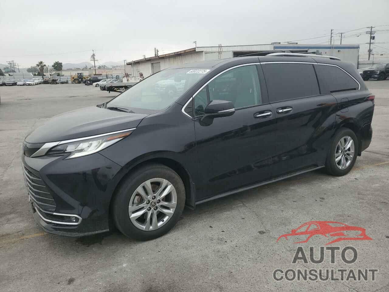 TOYOTA SIENNA 2024 - 5TDZSKFC3RS123106