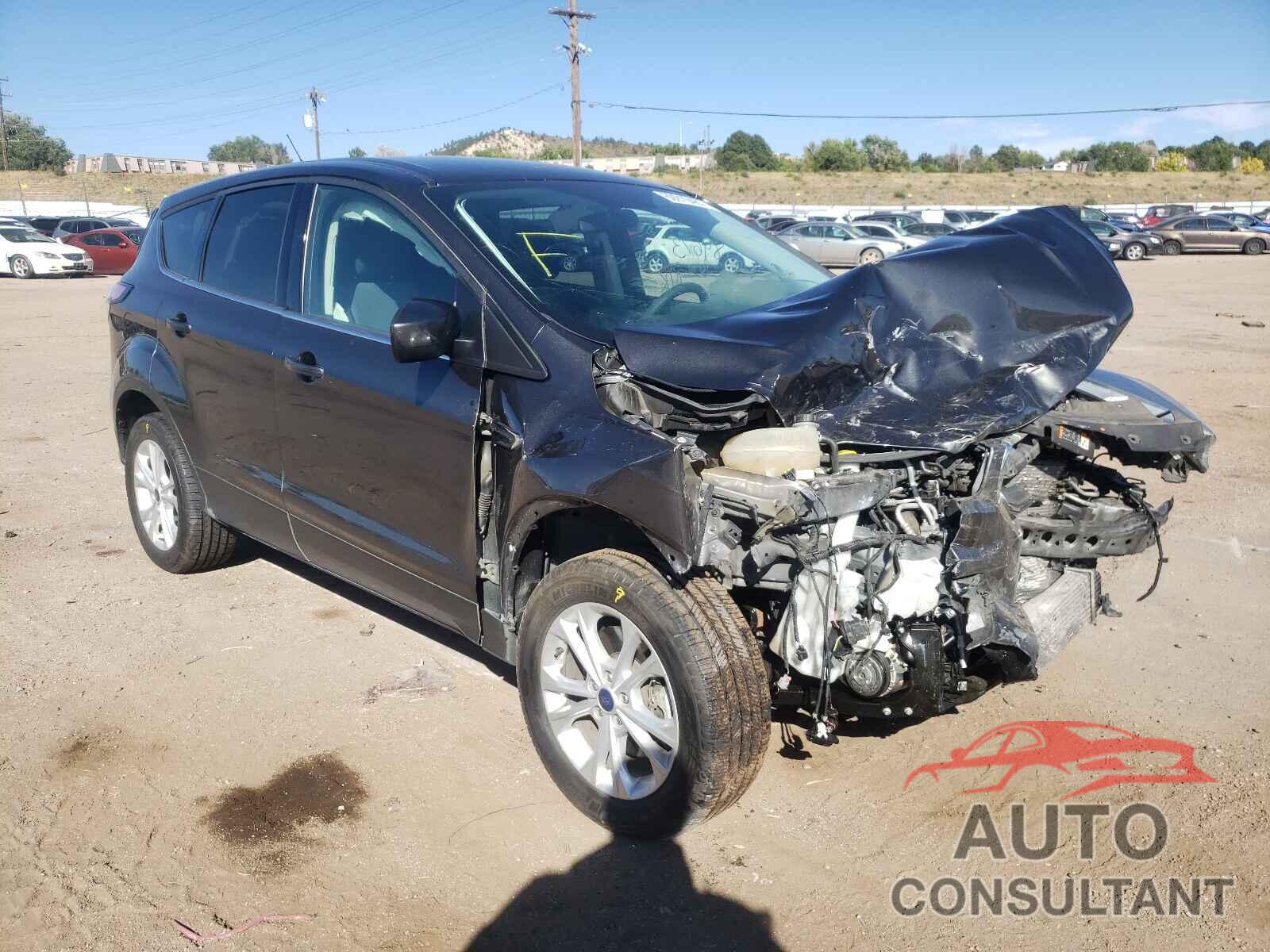 FORD ESCAPE 2017 - 1FMCU9G97HUE54563