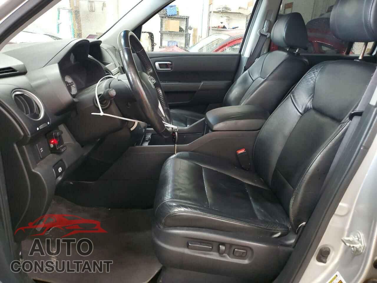 HONDA PILOT 2011 - 5FNYF4H50BB022335