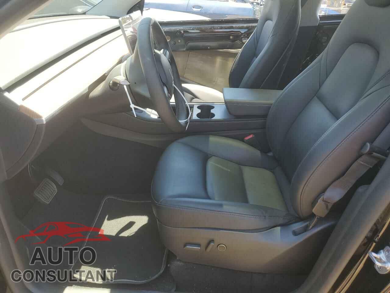 TESLA MODEL Y 2024 - 7SAYGDEE0RF987775