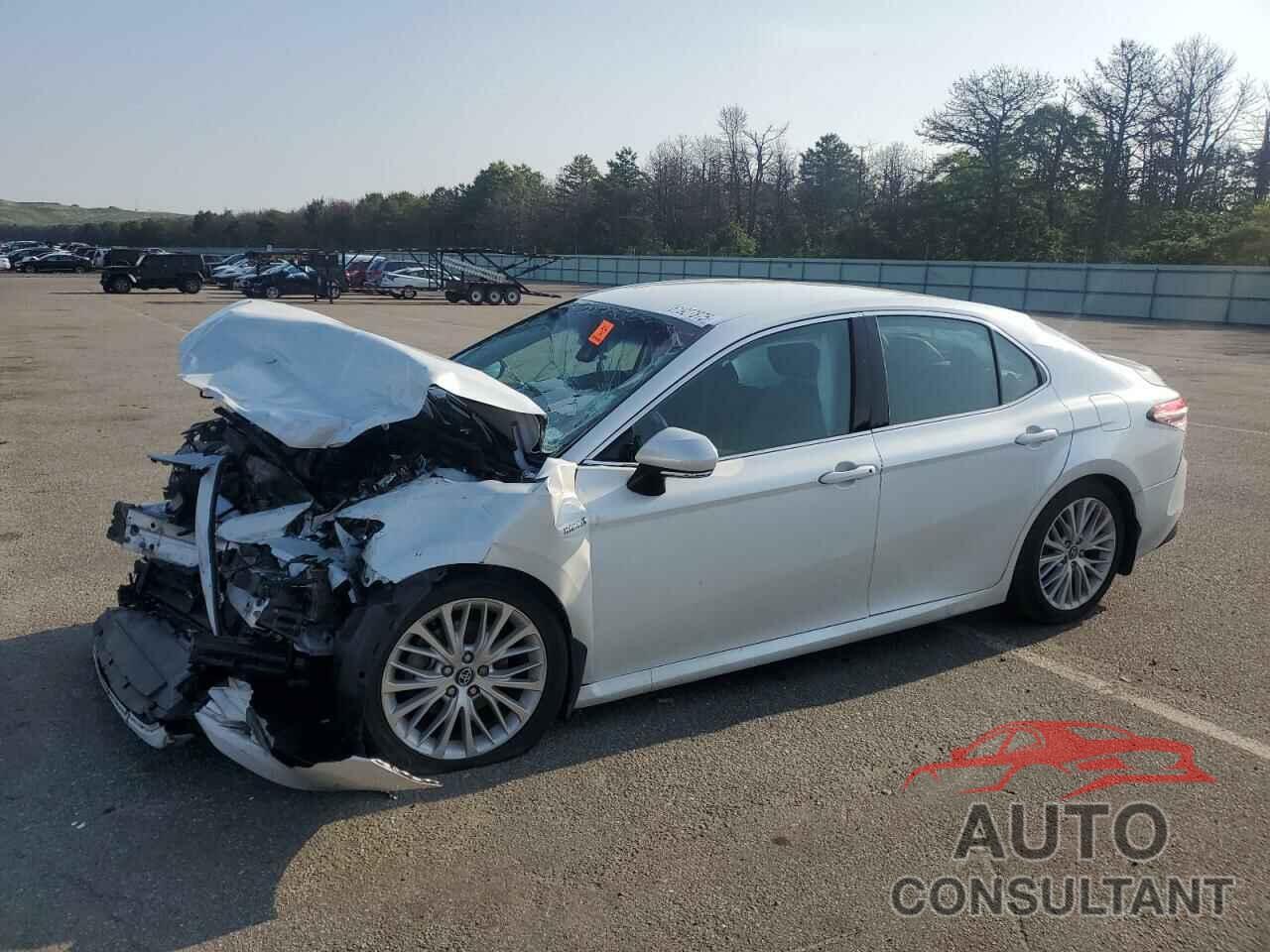 TOYOTA CAMRY 2018 - 4T1B21HK9JU508813