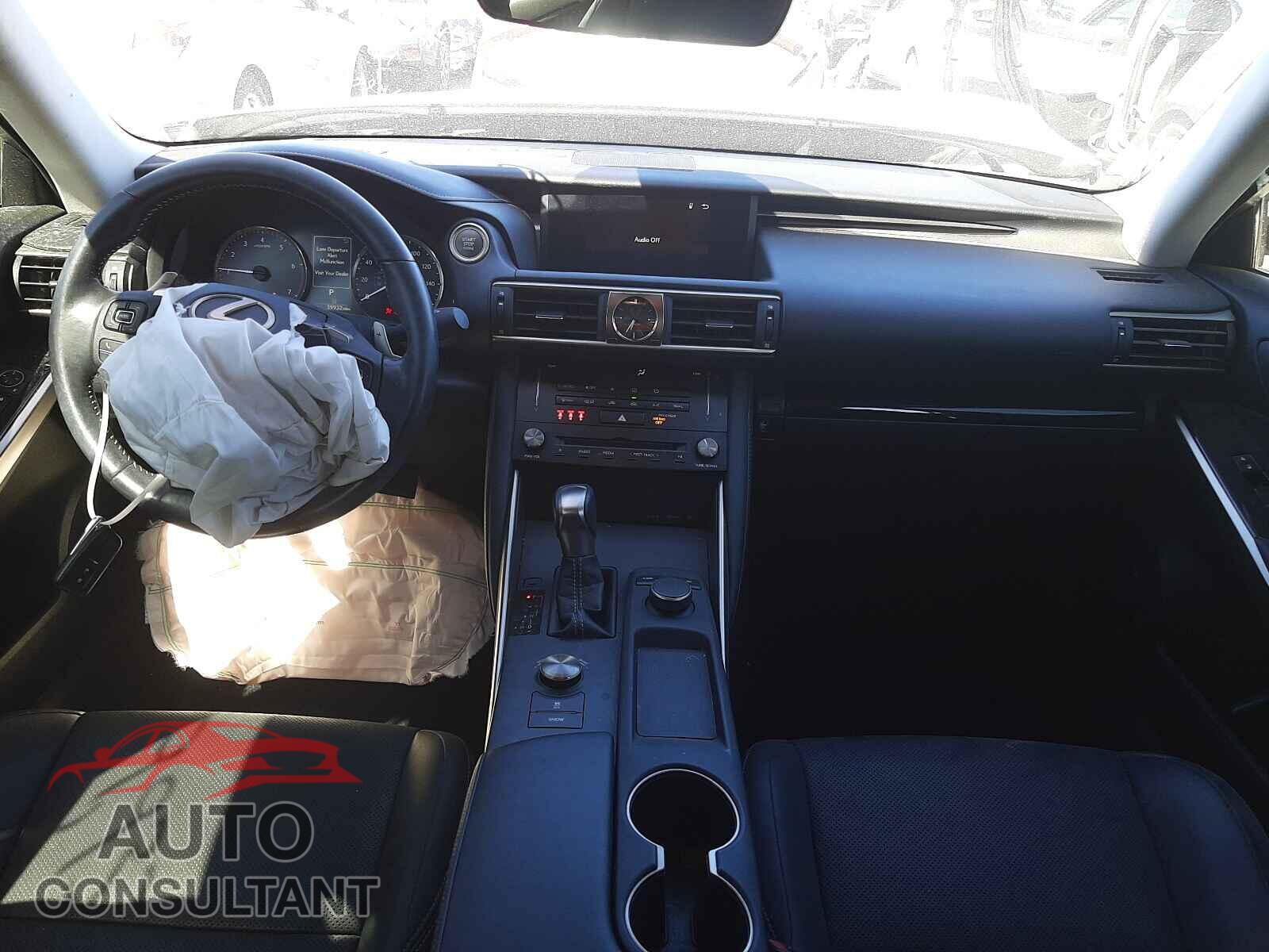 LEXUS IS 2017 - JTHBA1D22H5052136