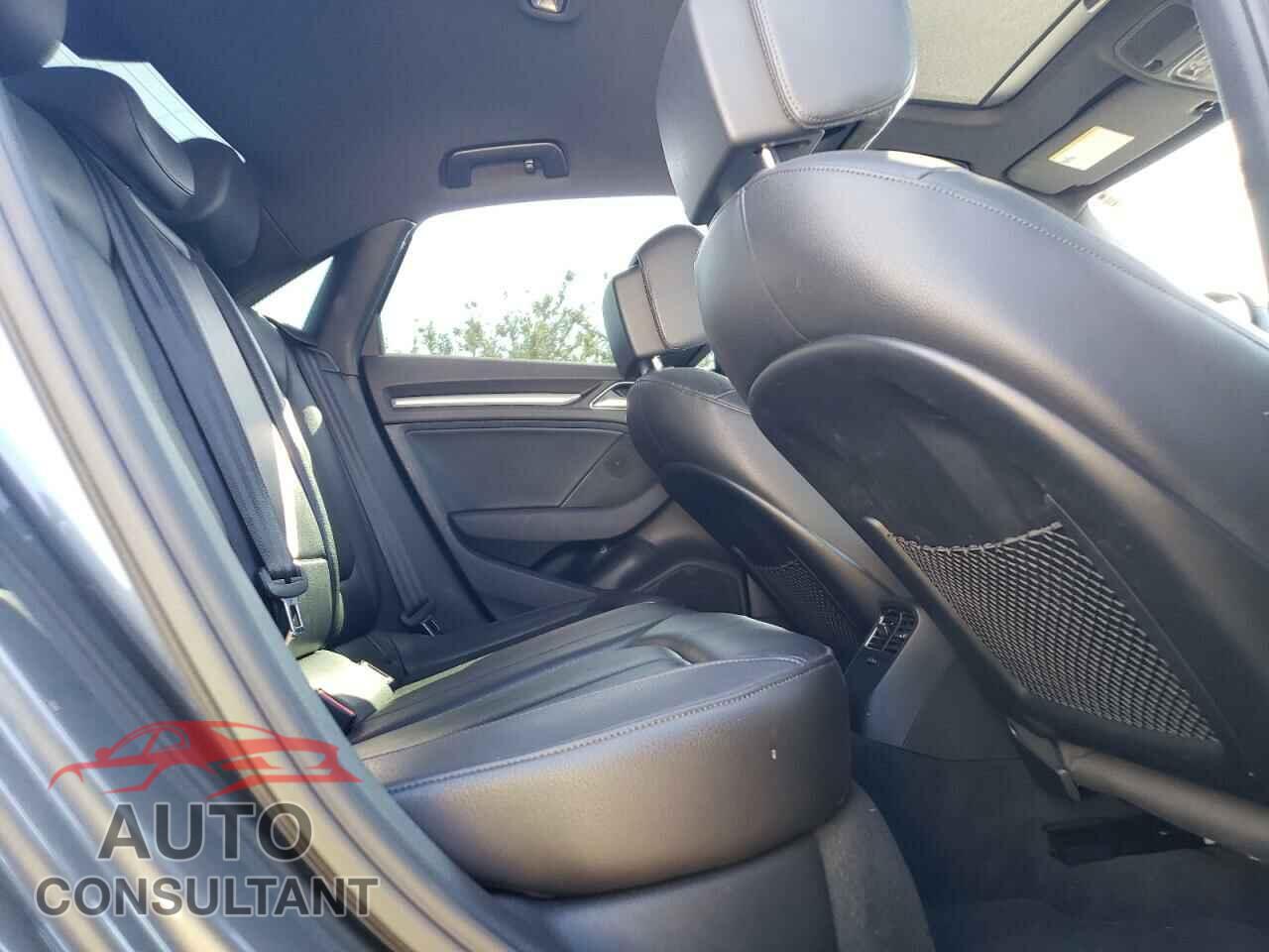 AUDI A3 2018 - WAUAUGFF7J1070357