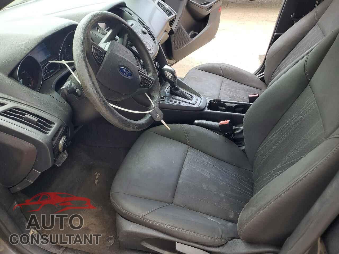 FORD FOCUS 2015 - 1FADP3K25FL203220