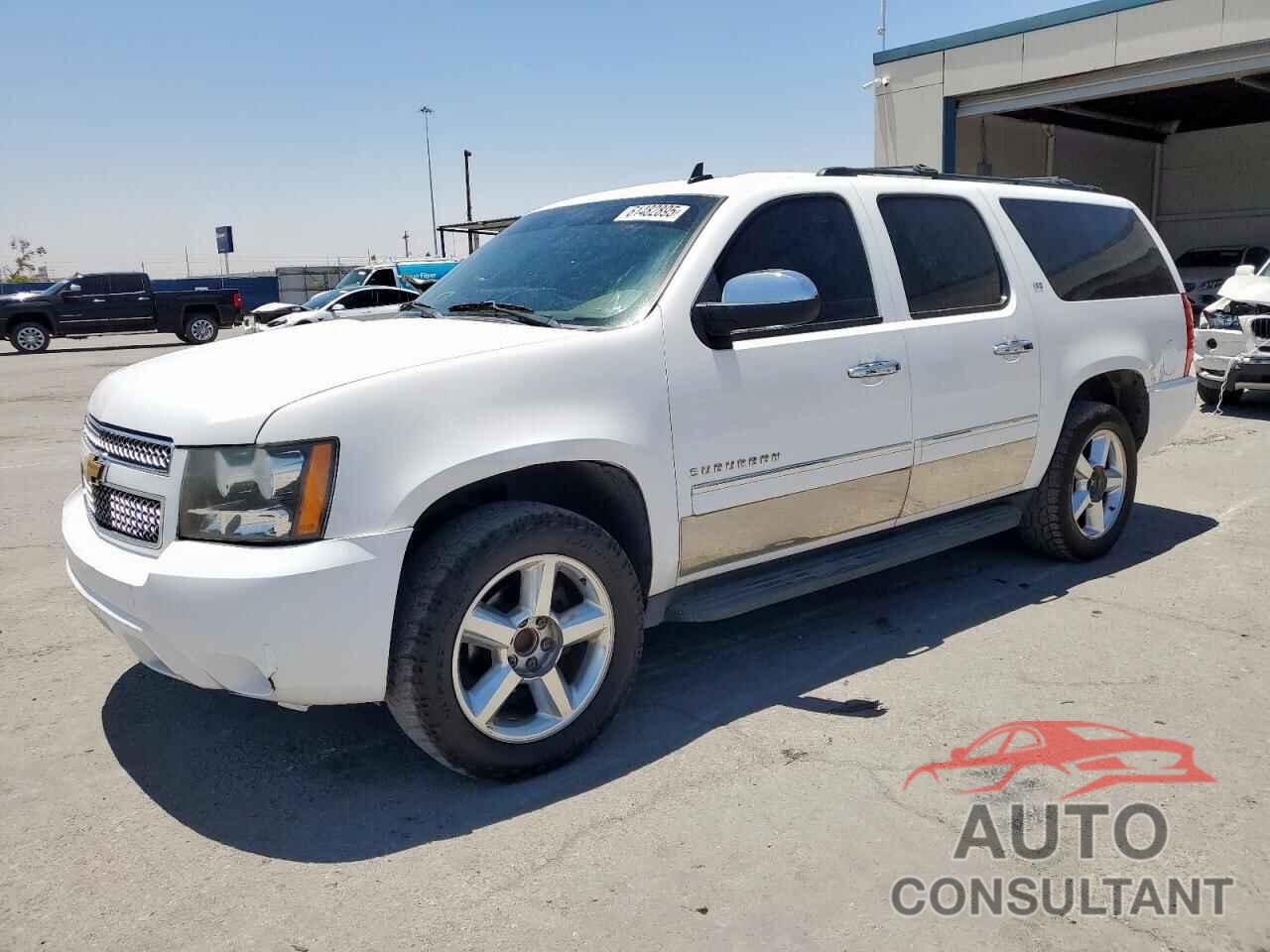 CHEVROLET SUBURBAN 2013 - 1GNSCKE08DR377740