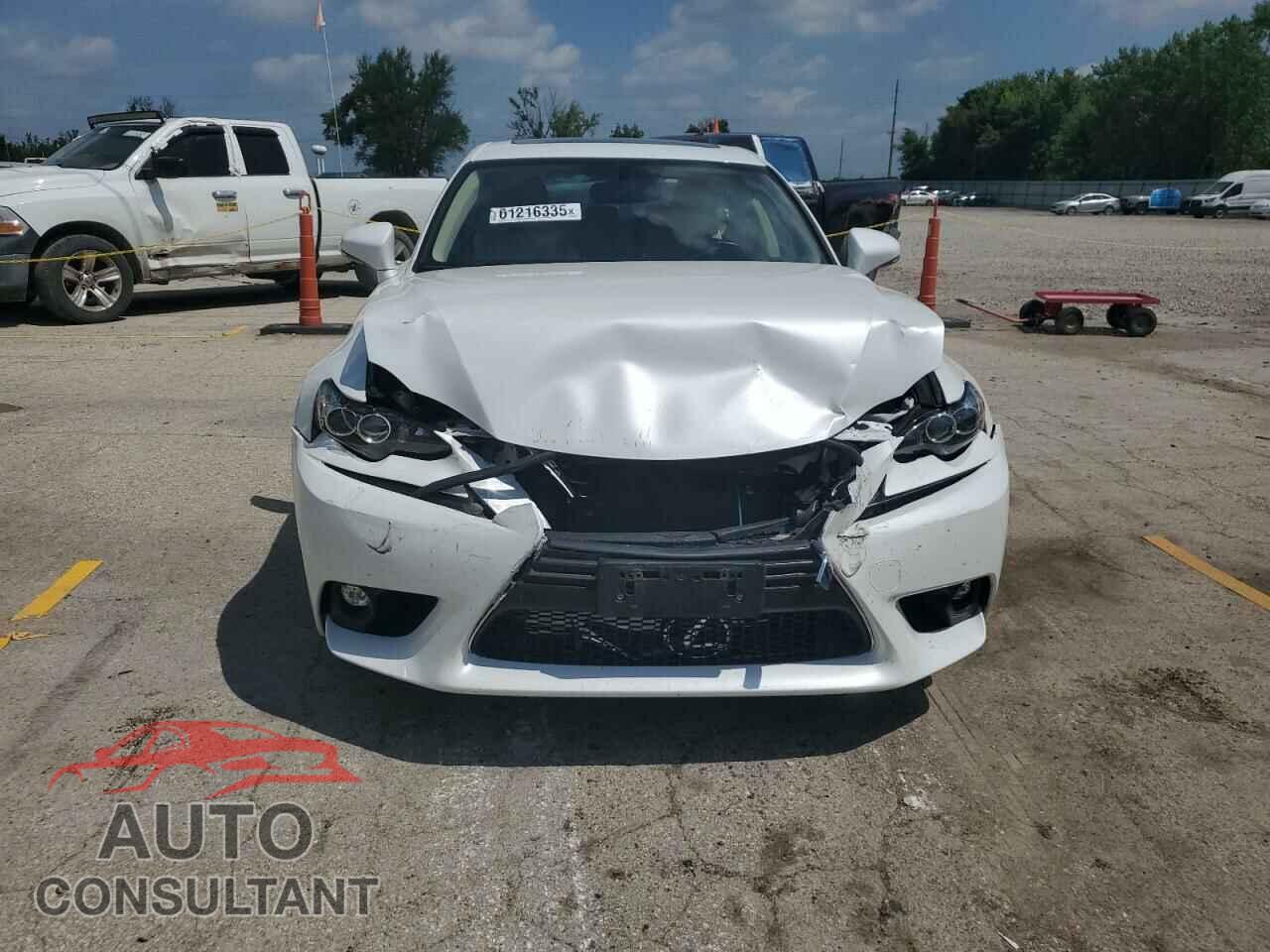 LEXUS IS 2015 - JTHCF1D28F5020181