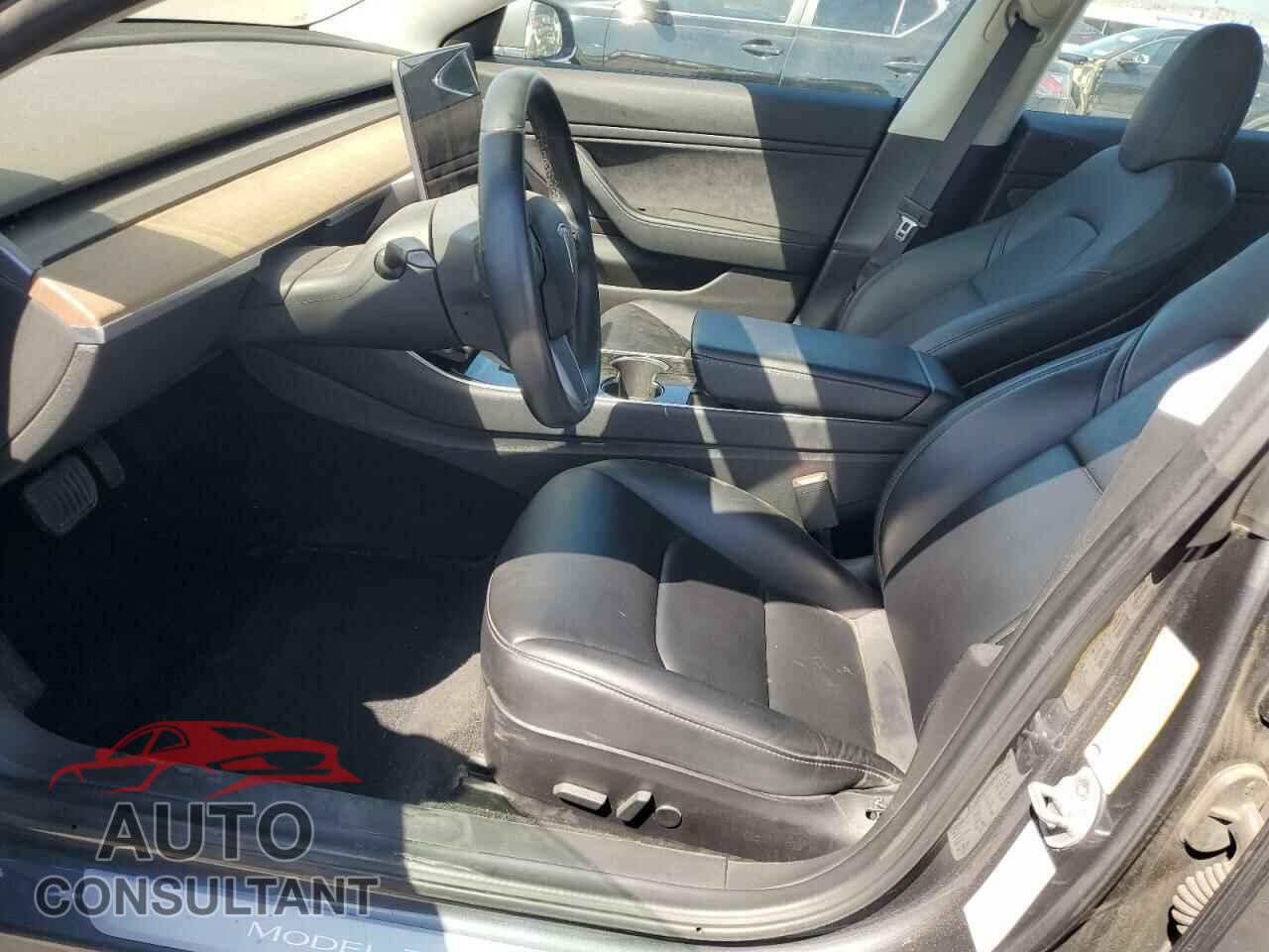 TESLA MODEL 3 2019 - 5YJ3E1EB2KF361409