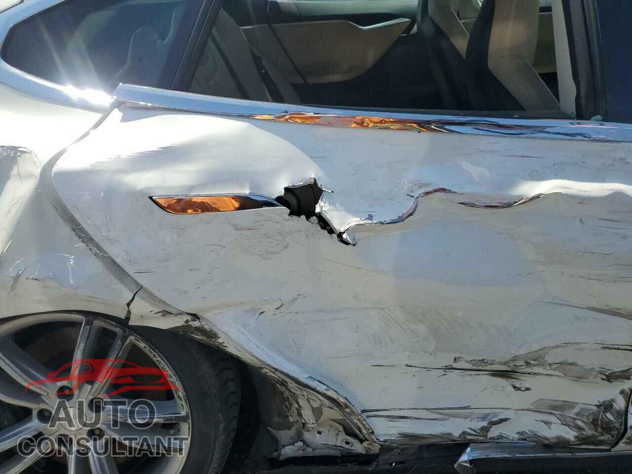 TESLA MODEL S 2013 - 5YJSA1DN0DFP18592