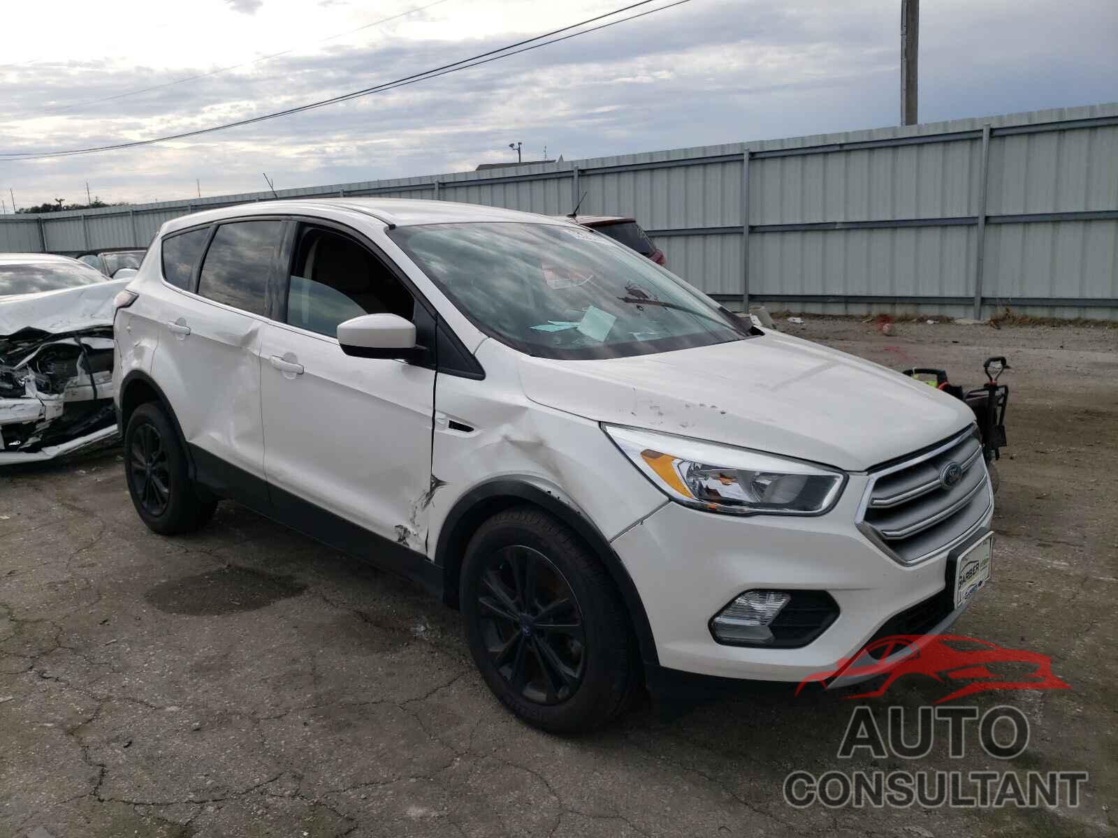 FORD ESCAPE 2017 - 1FMCU0GDXHUD36488