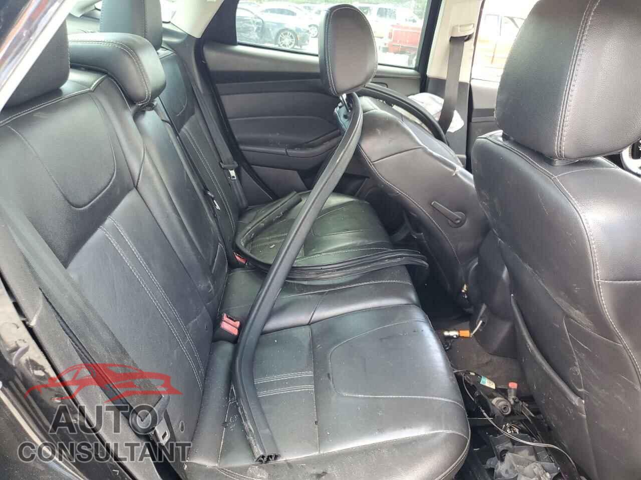 FORD FOCUS 2014 - 1FADP3F24EL258752