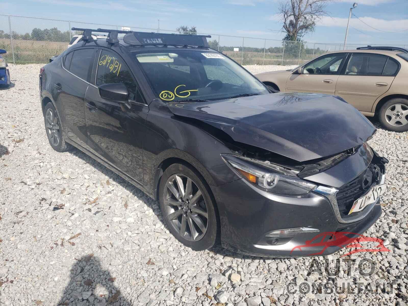 MAZDA 3 2018 - 3MZBN1W37JM164214