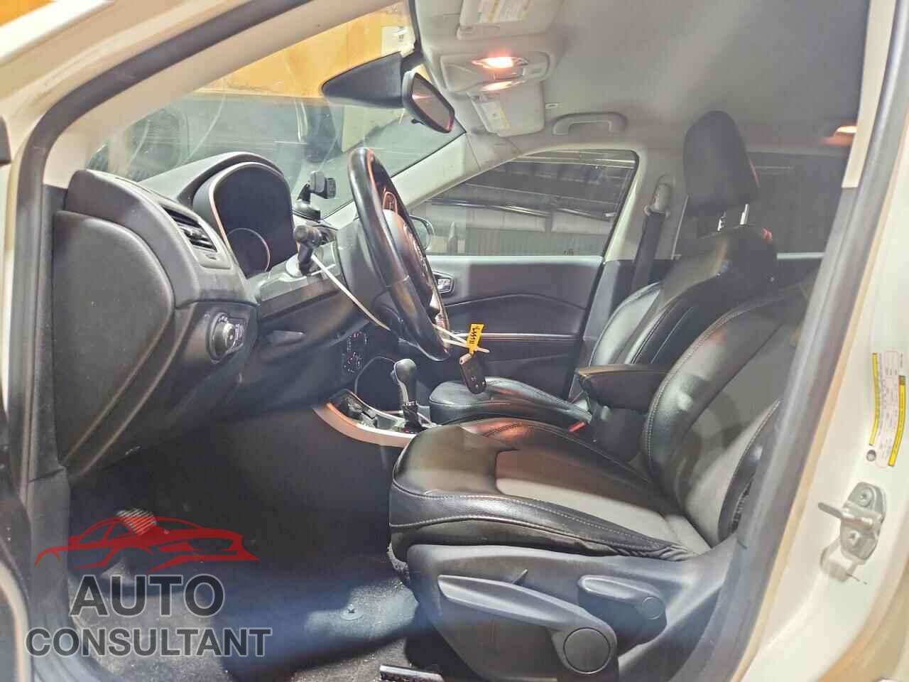JEEP COMPASS 2019 - 3C4NJDBB8KT847783