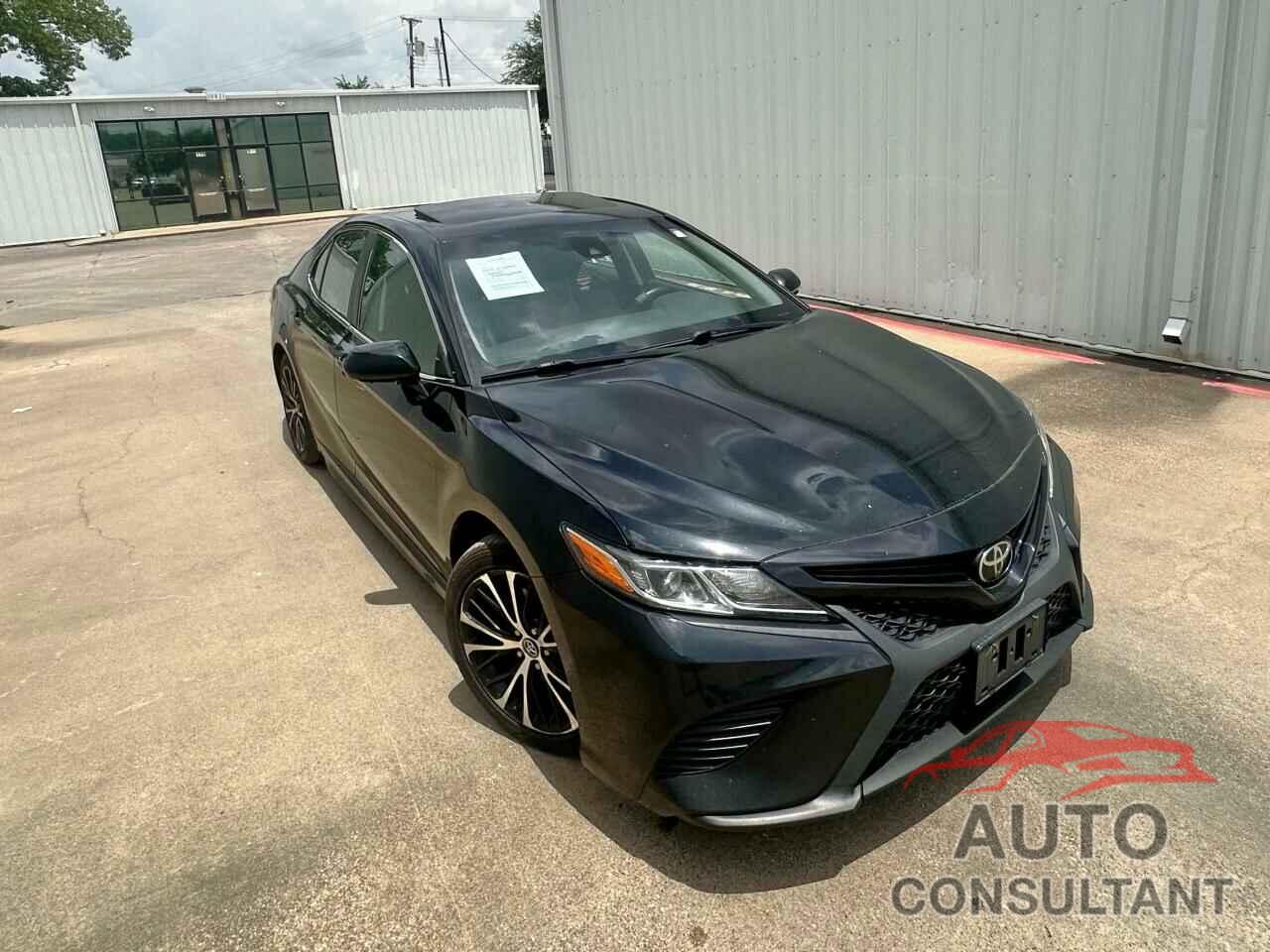TOYOTA CAMRY 2018 - 4T1B11HK3JU650853