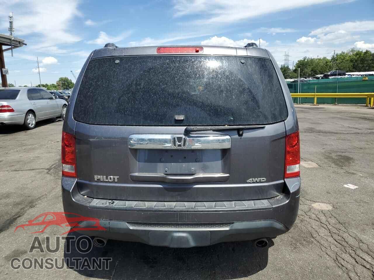HONDA PILOT 2015 - 5FNYF4H55FB020229