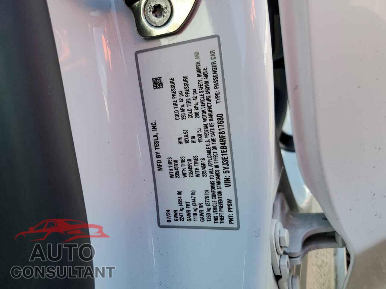 TESLA MODEL 3 2024 - 5YJ3E1EB4RF817680