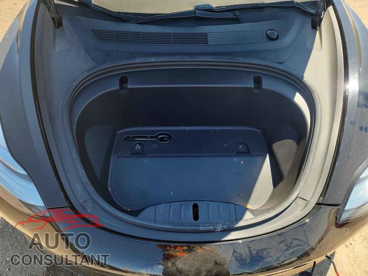 TESLA MODEL 3 2020 - 5YJ3E1EB3LF600144