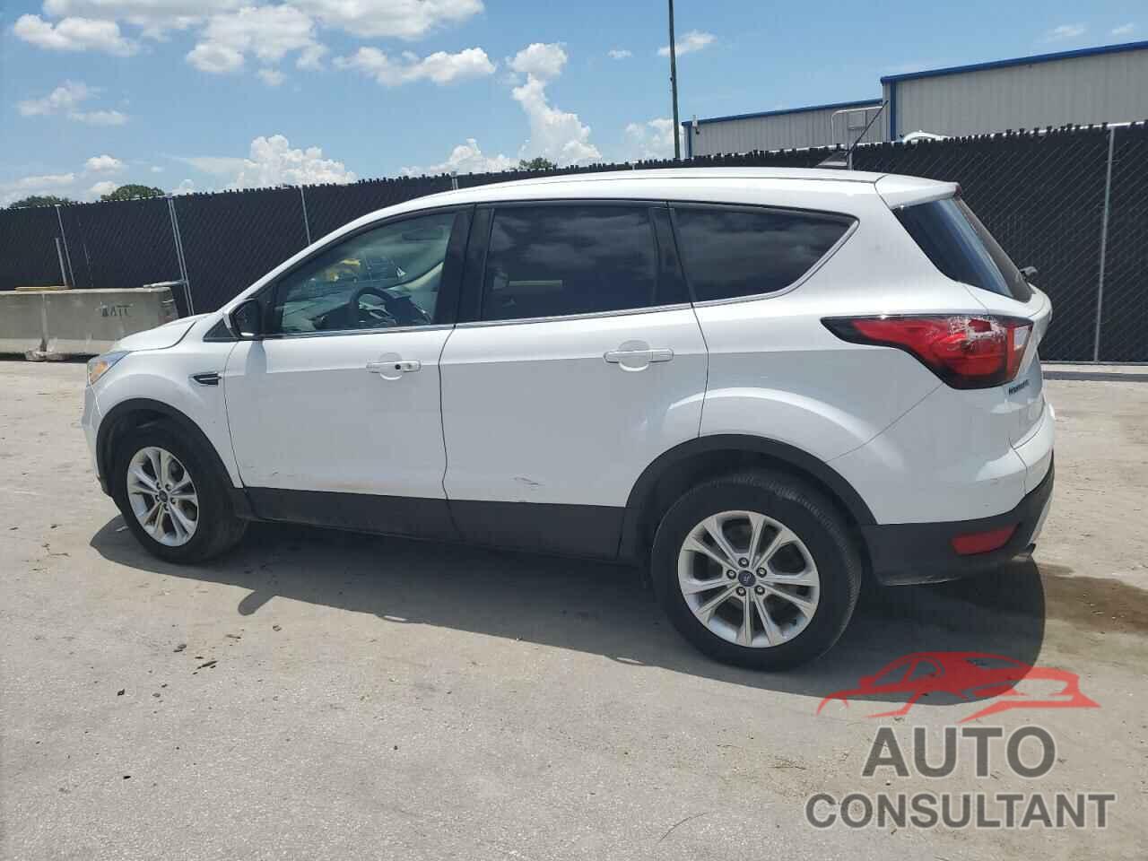 FORD ESCAPE 2019 - 1FMCU0GDXKUB95039
