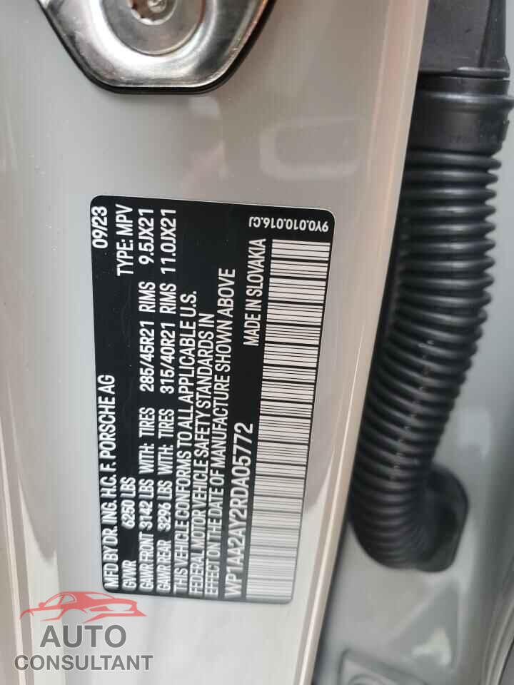 PORSCHE CAYENNE 2024 - WP1AA2AY2RDA05772