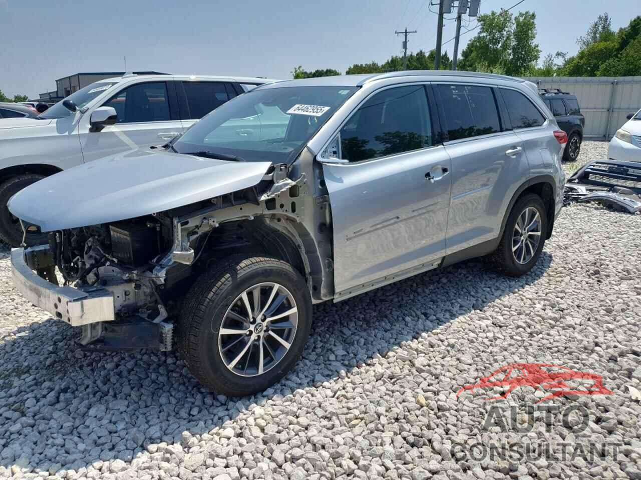 TOYOTA HIGHLANDER 2019 - 5TDJZRFH7KS576485