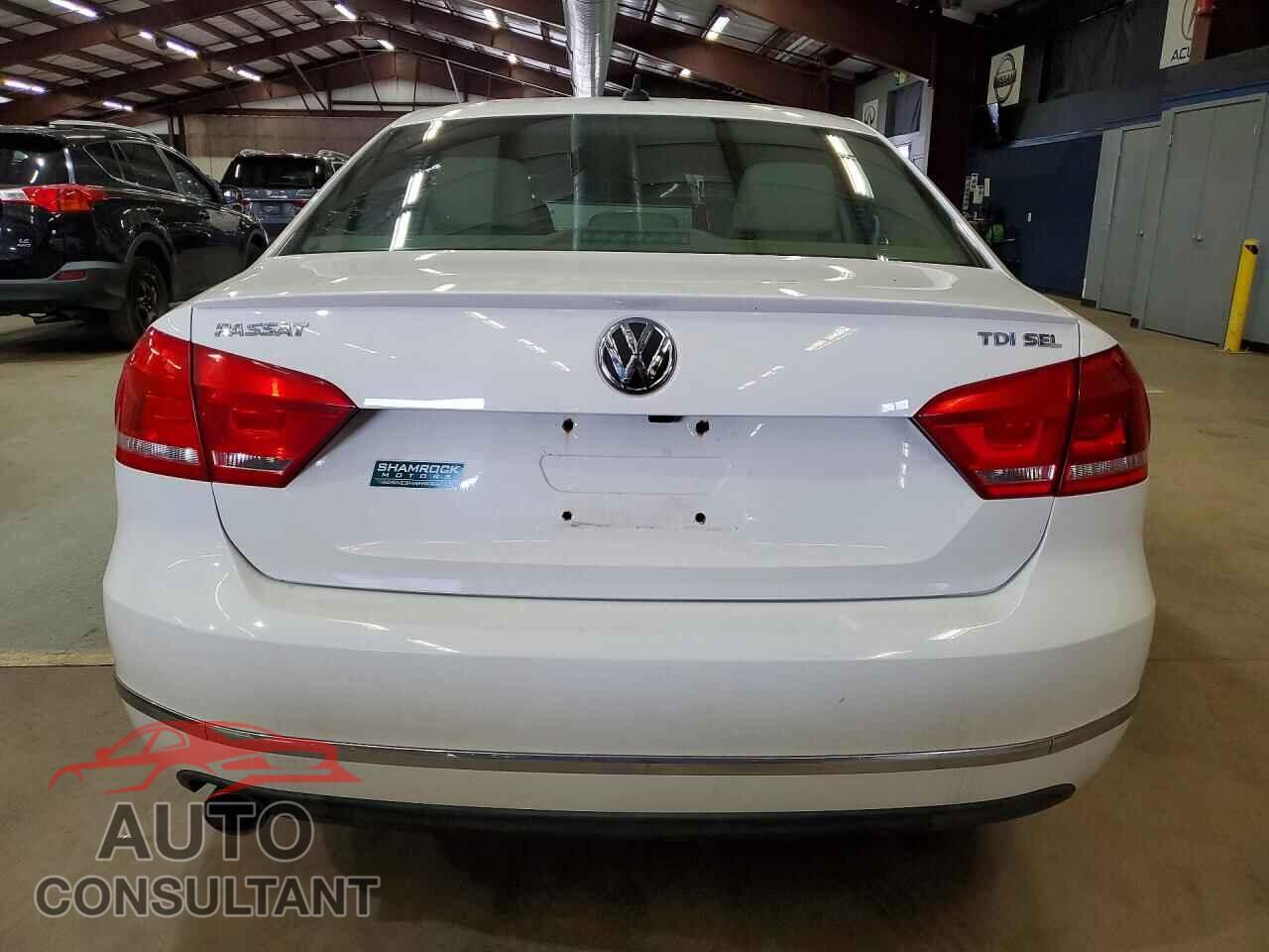 VOLKSWAGEN PASSAT 2014 - 1VWCN7A35EC031327