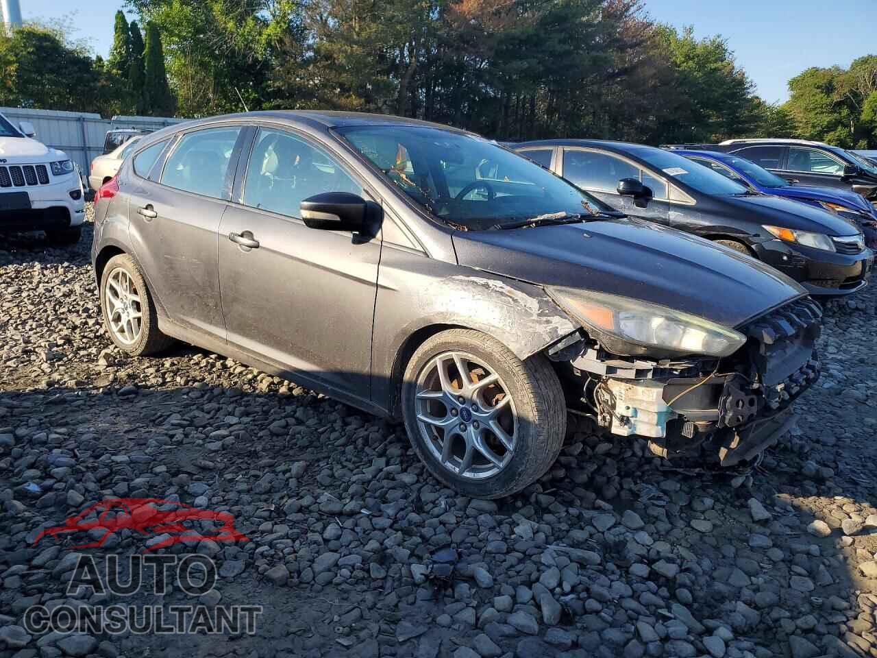 FORD FOCUS 2015 - 1FADP3K22FL264136