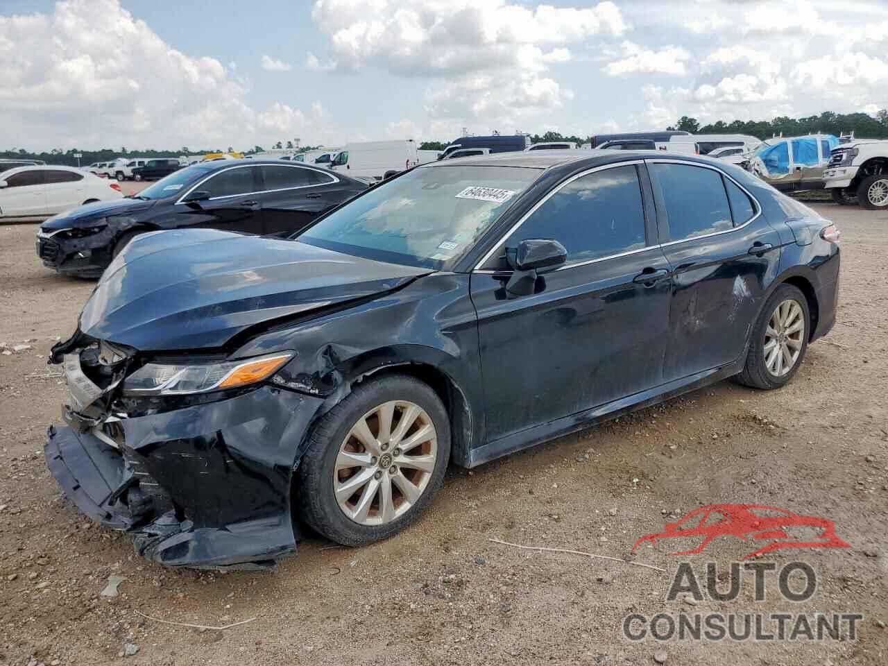 TOYOTA CAMRY 2018 - 4T1B11HK5JU036158