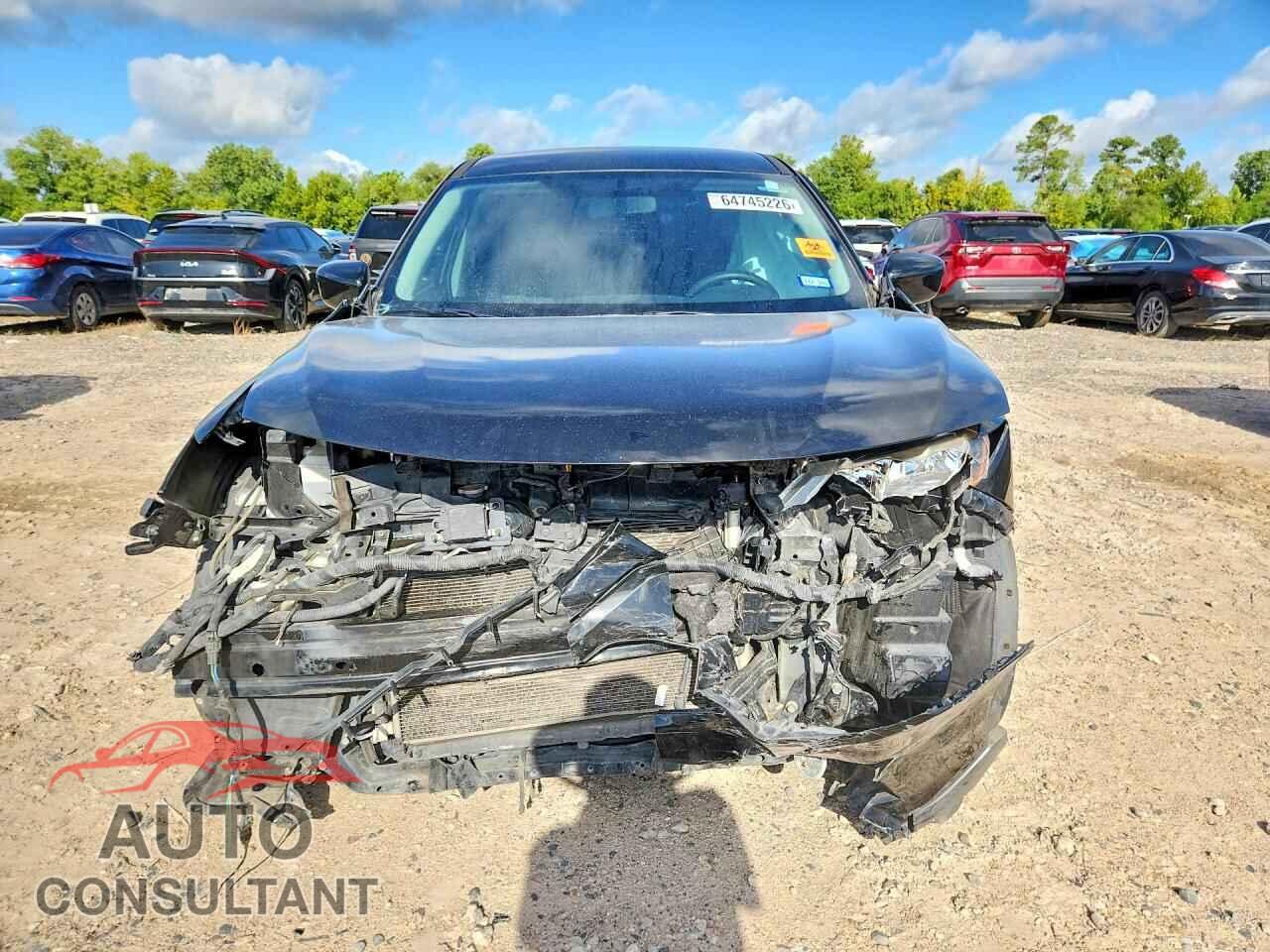 NISSAN ROGUE 2017 - KNMAT2MT3HP615544