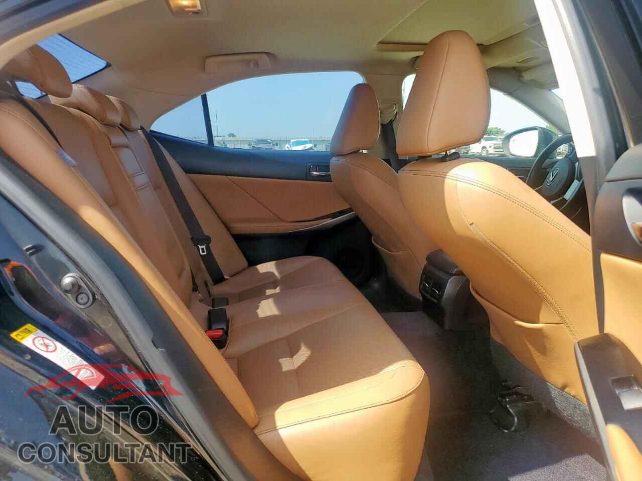 LEXUS IS 2014 - JTHBF1D22E5030117