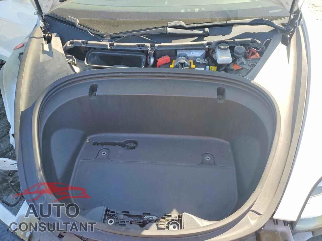 TESLA MODEL 3 2020 - 5YJ3E1EBXLF637580