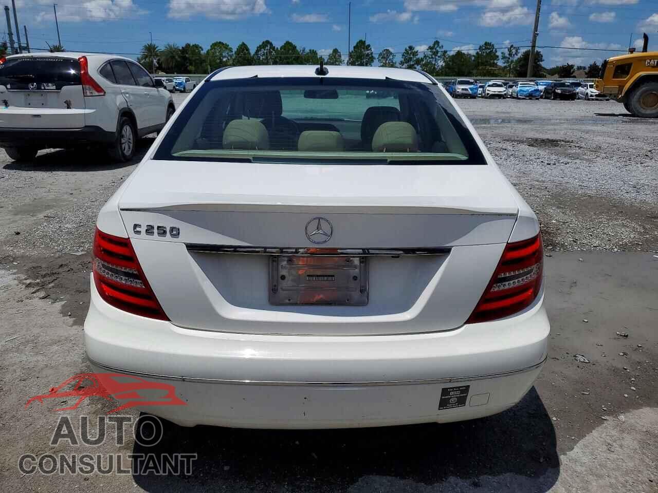 MERCEDES-BENZ C-CLASS 2013 - WDDGF4HBXDR293584