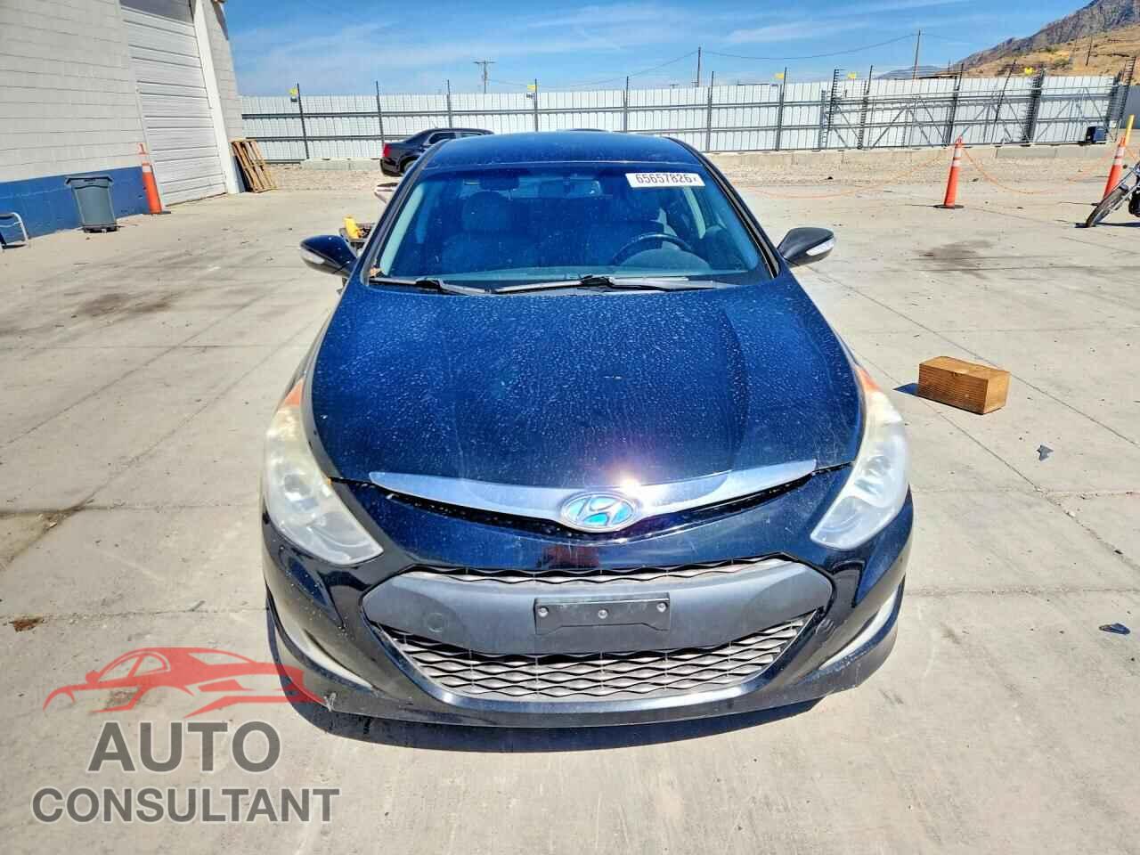 HYUNDAI SONATA 2012 - KMHEC4A46CA042012