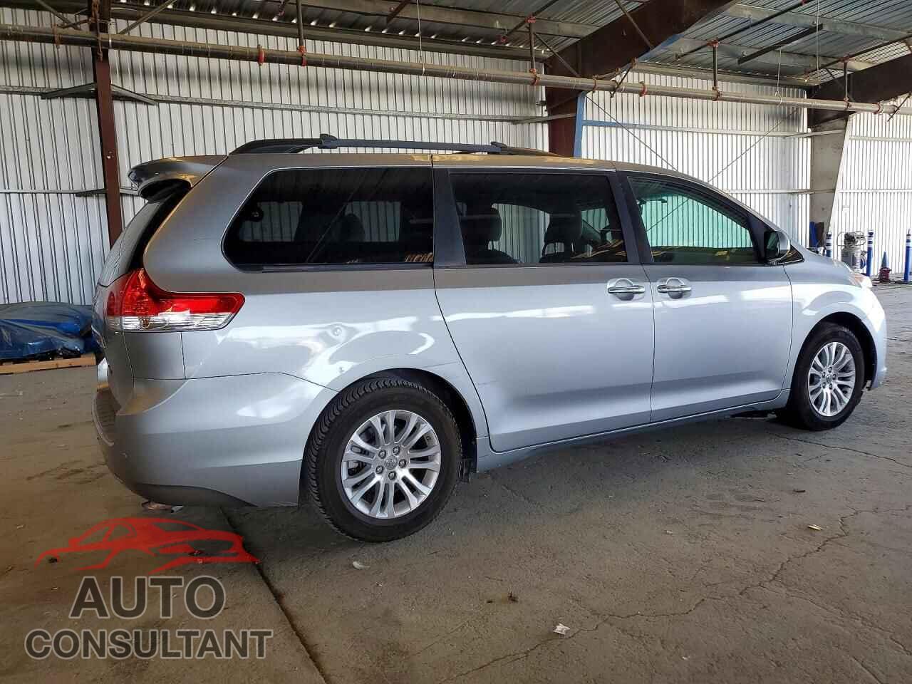 TOYOTA SIENNA 2011 - 5TDYK3DC7BS173842