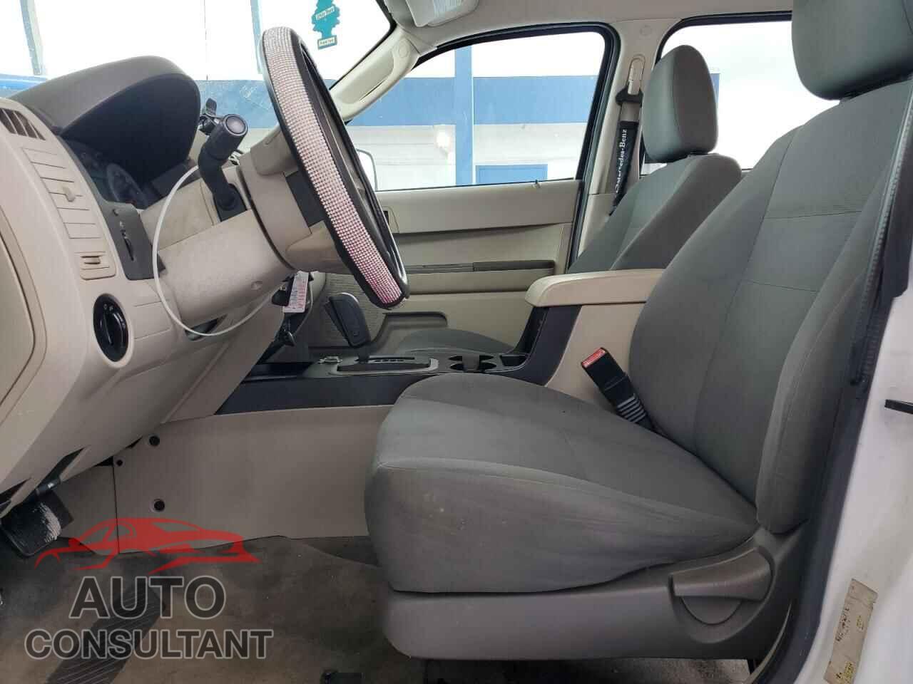 FORD ESCAPE 2009 - 1FMCU02769KC45765