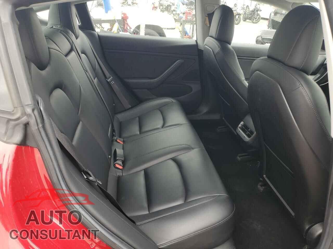 TESLA MODEL 3 2018 - 5YJ3E1EA0JF053922
