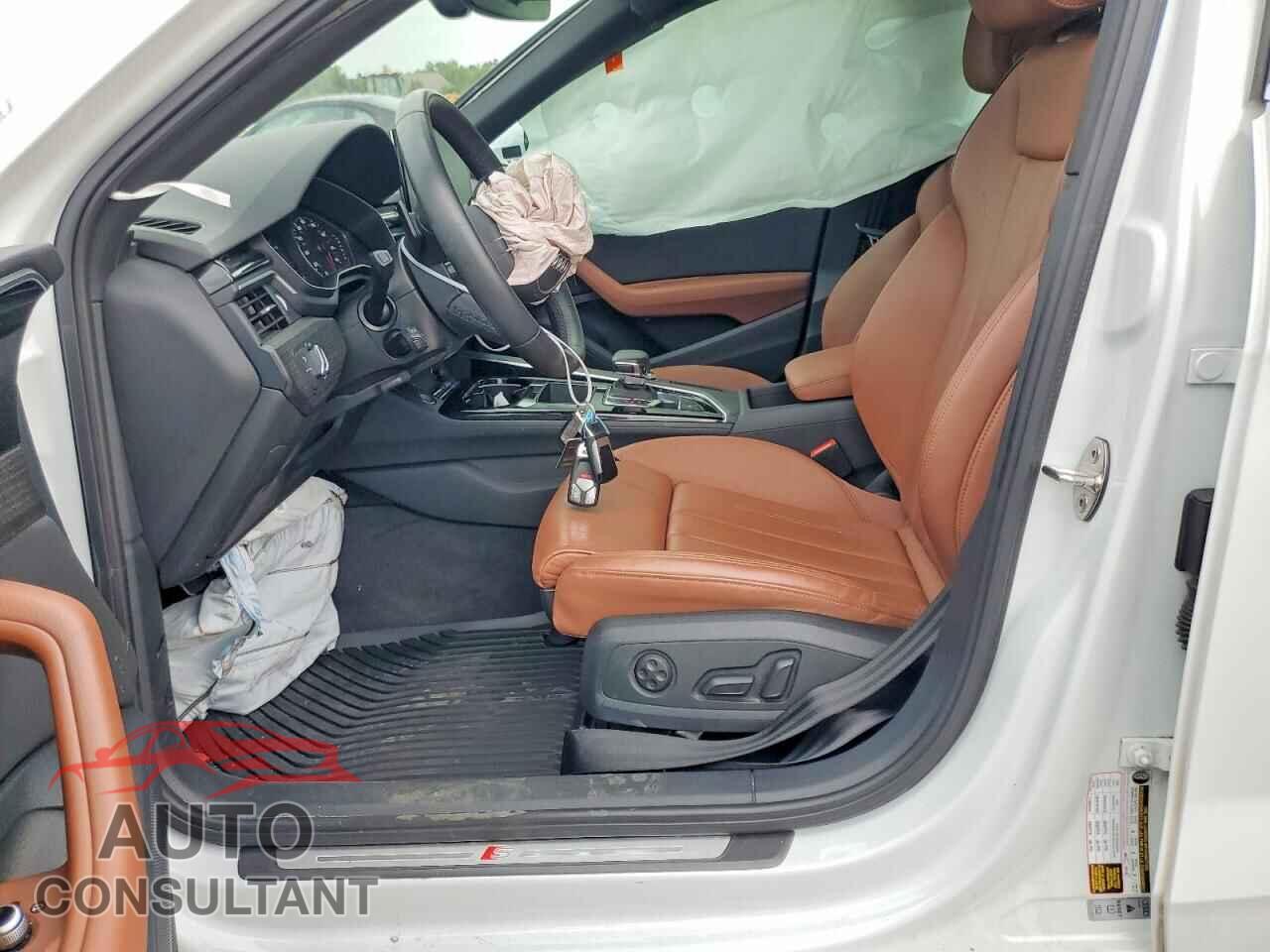 AUDI A4 2023 - WAUDAAF45PN021077