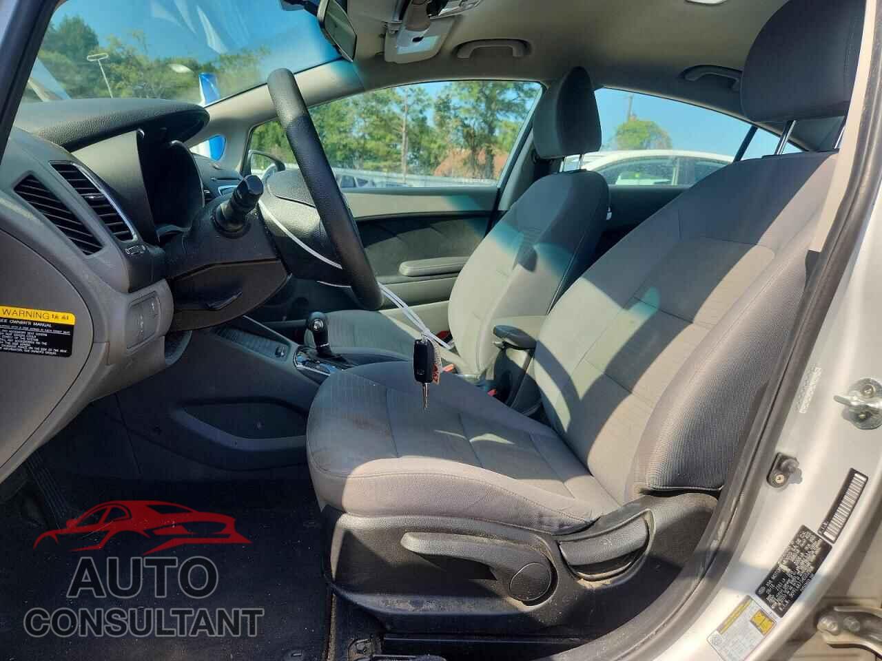 KIA FORTE 2017 - 3KPFL4A71HE052504