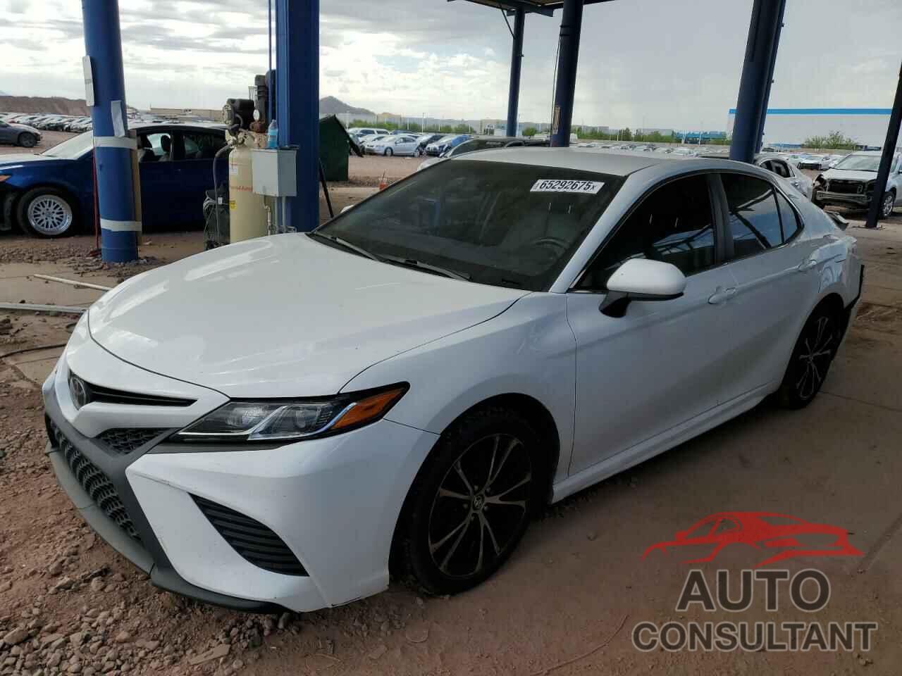 TOYOTA CAMRY 2018 - 4T1B11HK2JU592315