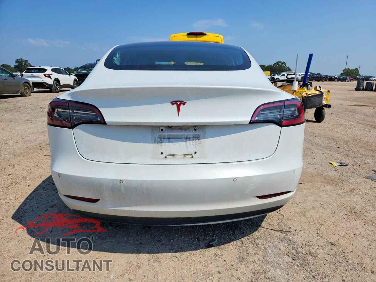 TESLA MODEL 3 2018 - 5YJ3E1EA0JF053984