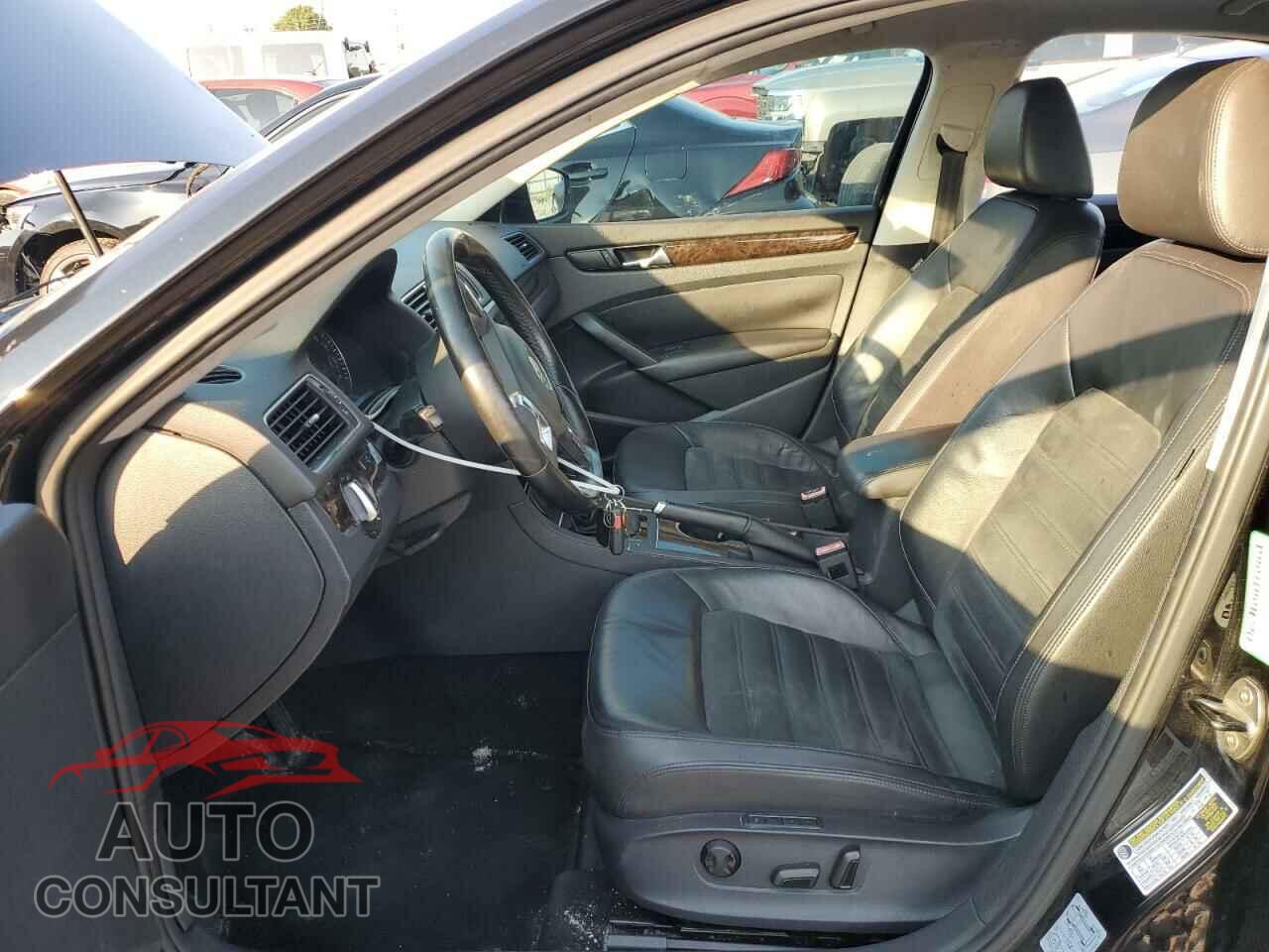 VOLKSWAGEN PASSAT 2014 - 1VWCN7A33EC083524