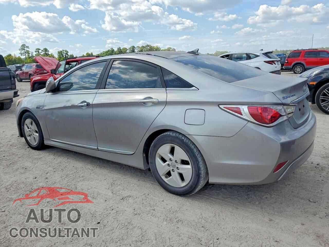HYUNDAI SONATA 2011 - KMHEC4A40BA018836
