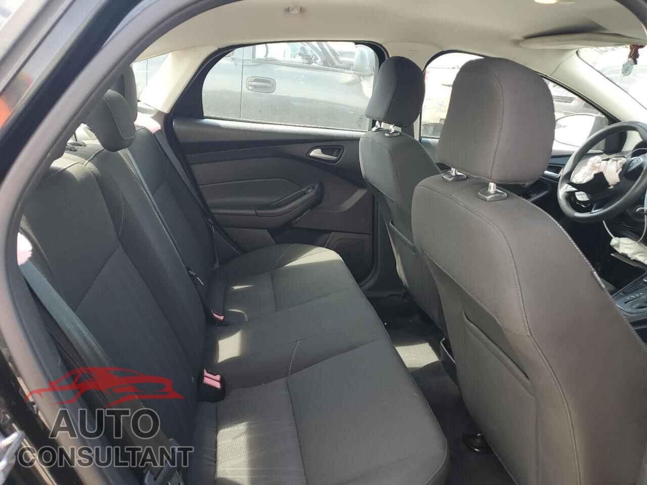 FORD FOCUS 2015 - 1FADP3F2XFL250012
