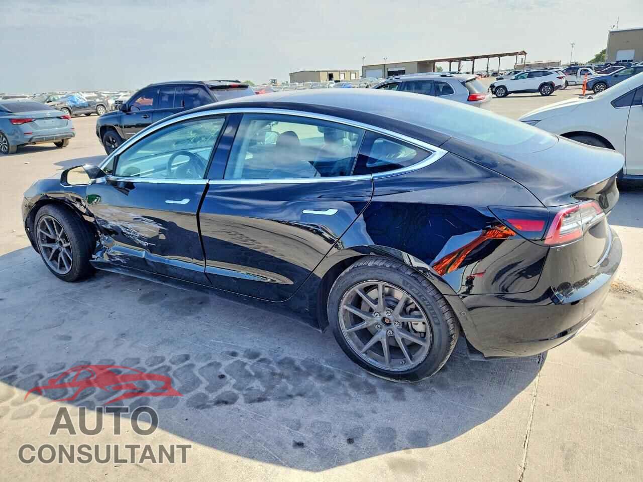 TESLA MODEL 3 2018 - 5YJ3E1EA4JF034371