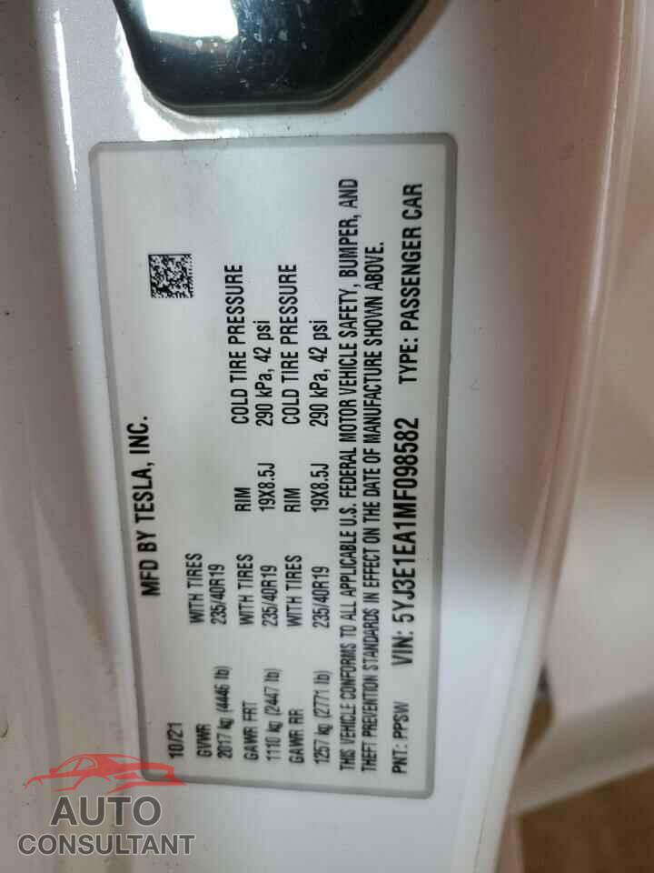 TESLA MODEL 3 2021 - 5YJ3E1EA1MF098582
