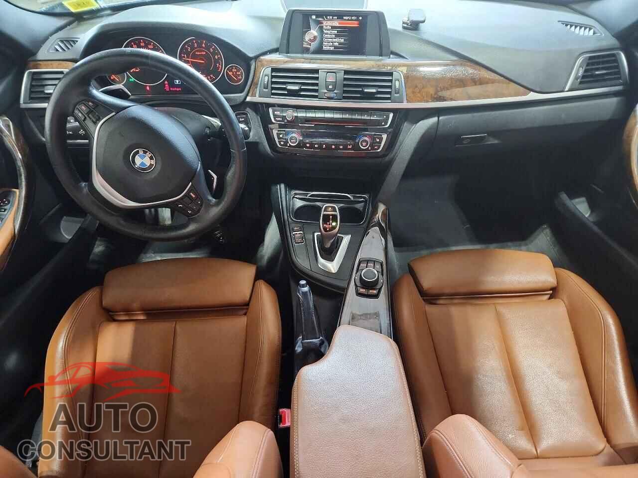 BMW 3 SERIES 2016 - WBA8E3G51GNU04393