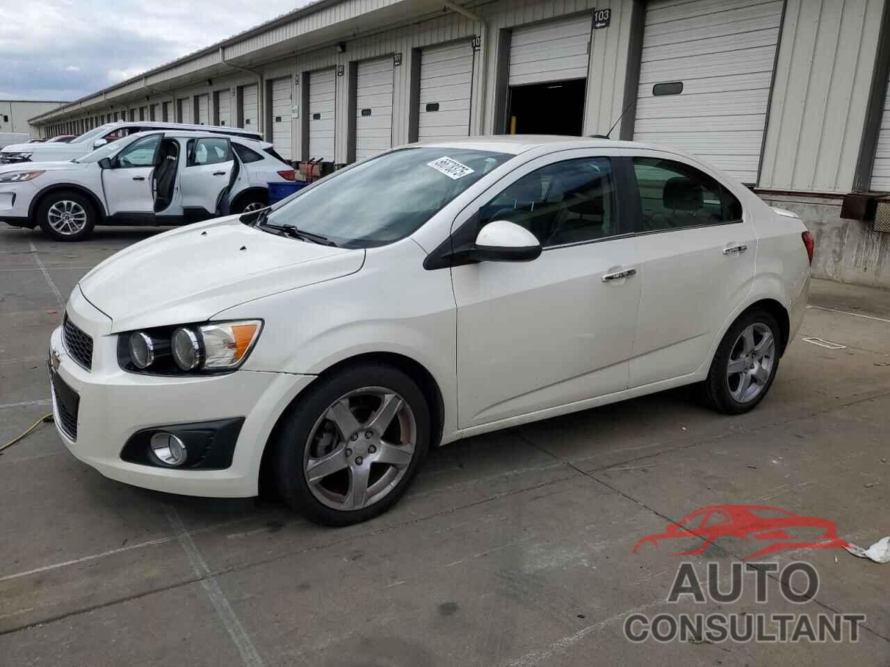 CHEVROLET SONIC 2015 - 1G1JE5SB5F4134594