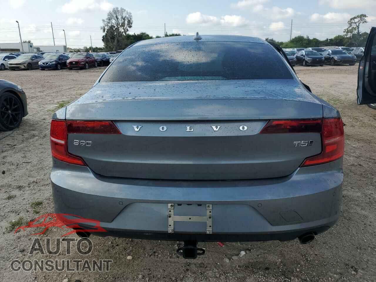 VOLVO S90 2018 - LVY982MK2JP040136