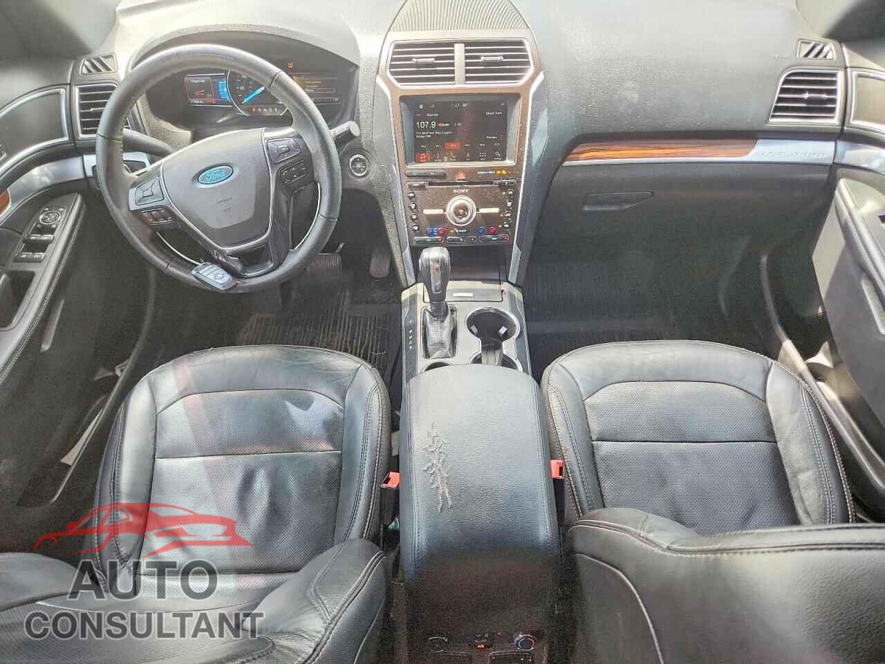 FORD EXPLORER 2018 - 1FM5K7F8XJGB11200