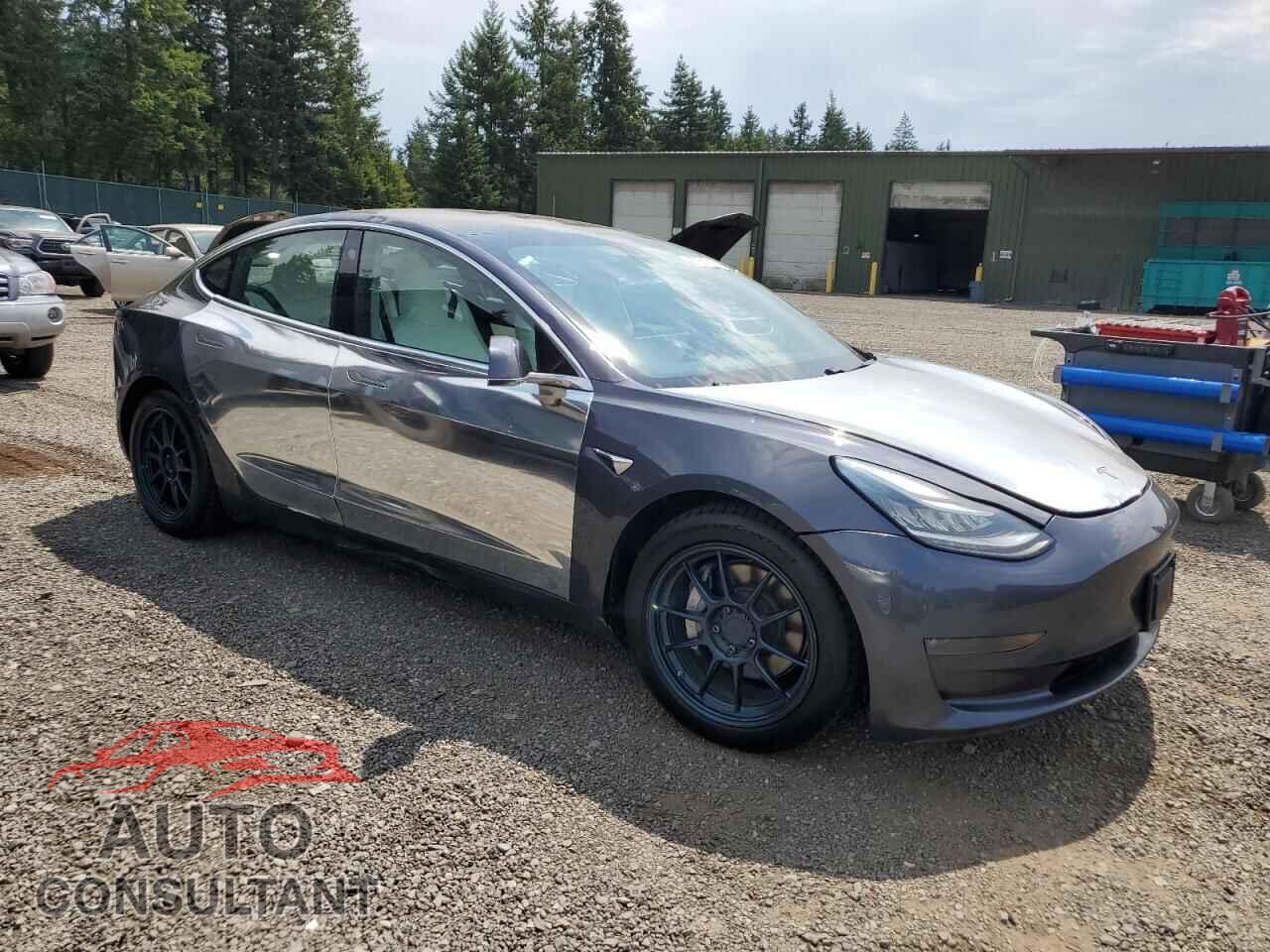 TESLA MODEL 3 2018 - 5YJ3E1EA5JF155961